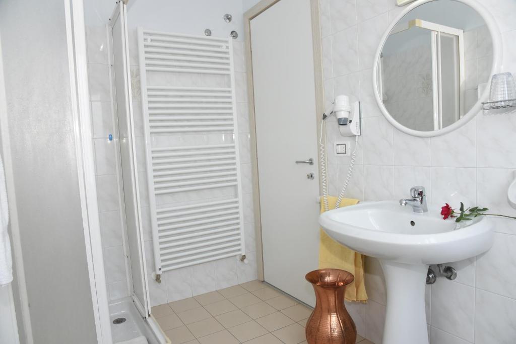 Koupelna v ubytování Albergo La Rosetta