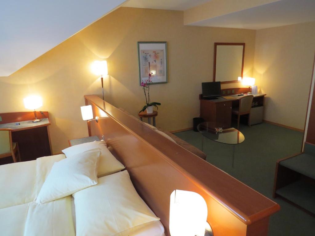 Hôtel du Port - Resim 29