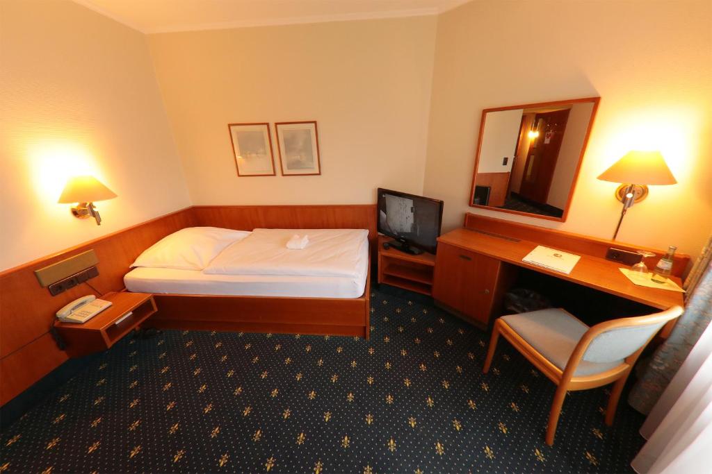 Karaman Group Hotel - Luxe Eenpersoonskamer Met Balkon