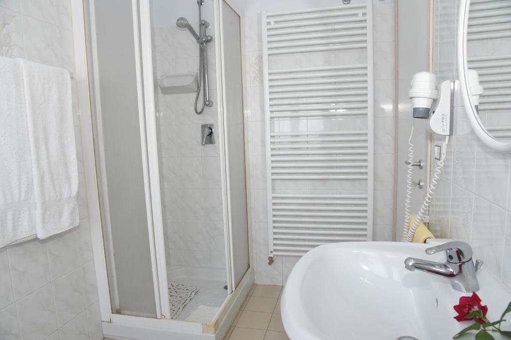 Koupelna v ubytování Albergo La Rosetta