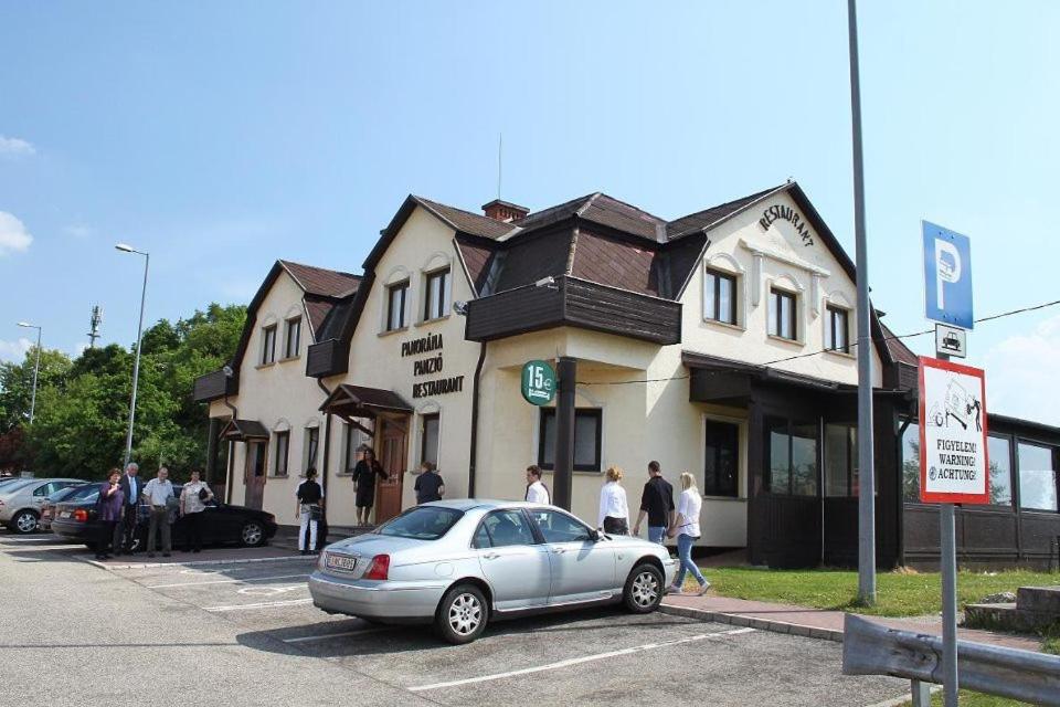 Budova, v ktorej sa ubytovanie bed & breakfast nachádza