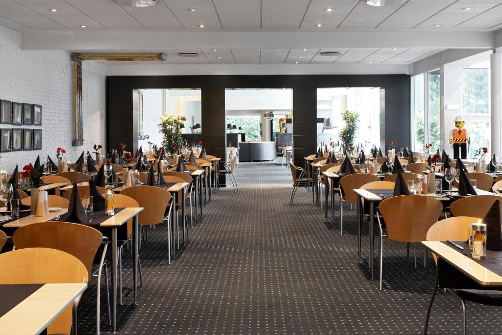 Un restaurante u otro lugar para comer en Hotel Legoland