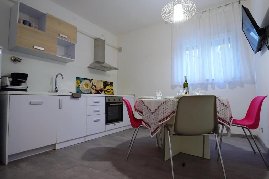Kuchyňa alebo kuchynka v ubytovaní Casa Gremar