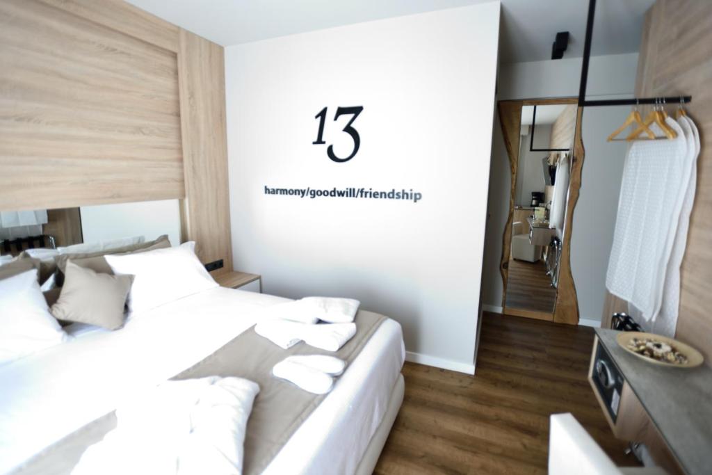 Magnifique Luxury Suites - 15