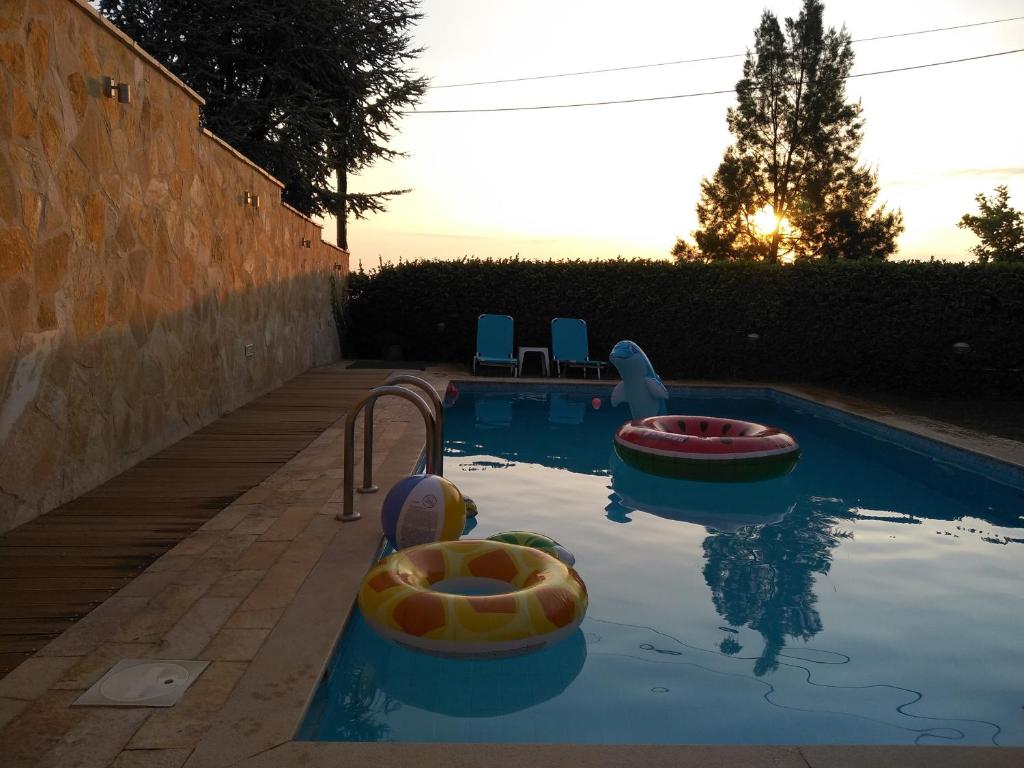 Bazén v ubytování Apartment with Private Pool nebo v jeho okolí
