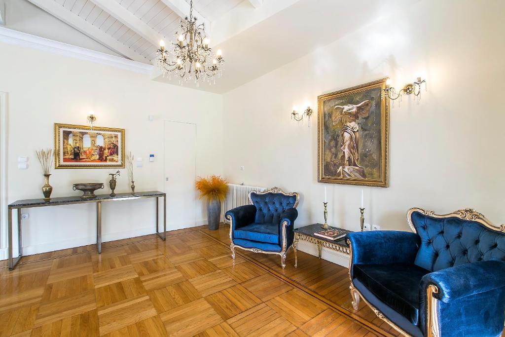 Posedenie v ubytovaní Aerides 3 Luxury Suites