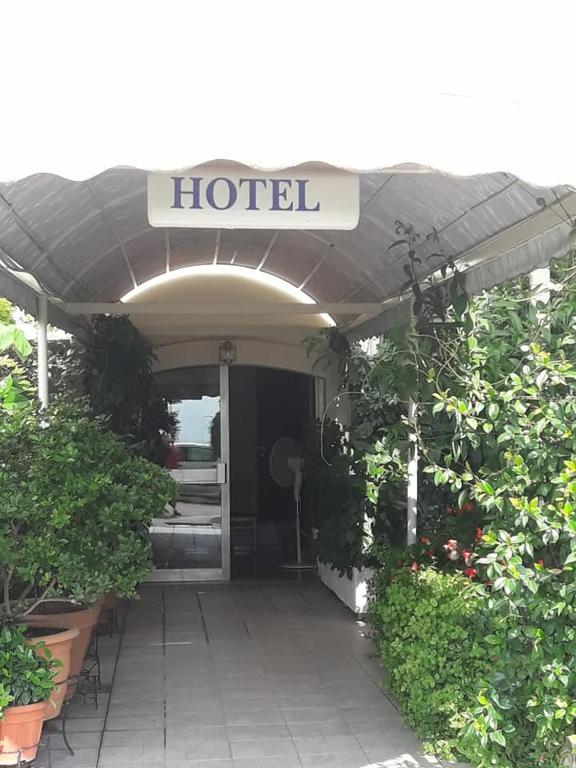 Fotografie z fotogalerie ubytování Hotel Florakis v destinaci Livanátai