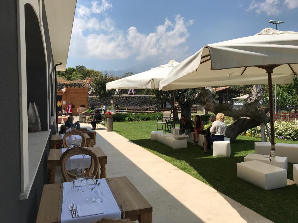 Reštaurácia alebo iné gastronomické zariadenie v ubytovaní Terra di Venera