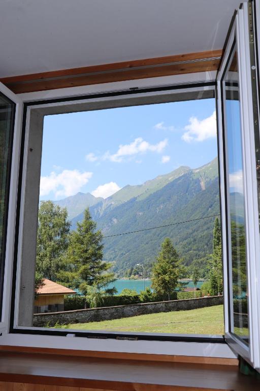 Una imagen general de la montaña o una montaña tomada desde la casa de vacaciones