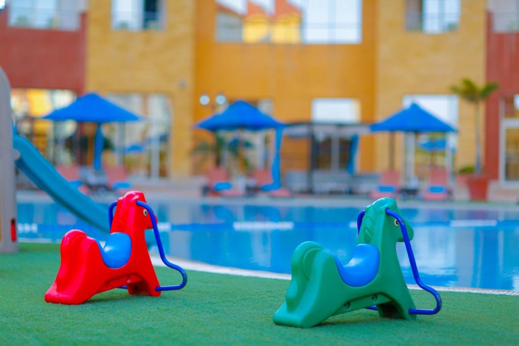 Bazén v ubytování Tolip Family Park Hotel nebo v jeho okolí
