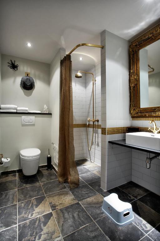 Un baño de Hotel Legoland