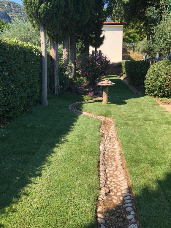 Een tuin van Appartamenti Villa Andrea