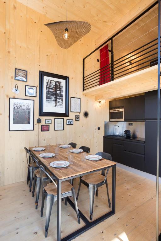 Les Lodges, by Refuges en ville - Two-Bedroom House