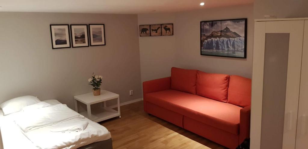 Postel nebo postele na pokoji v ubytování Skuteviken Apartments 40