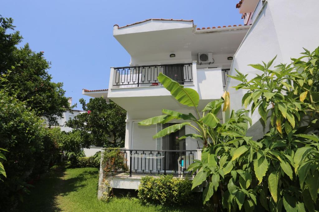 Zahrada ubytování Iris Seafront Apartments