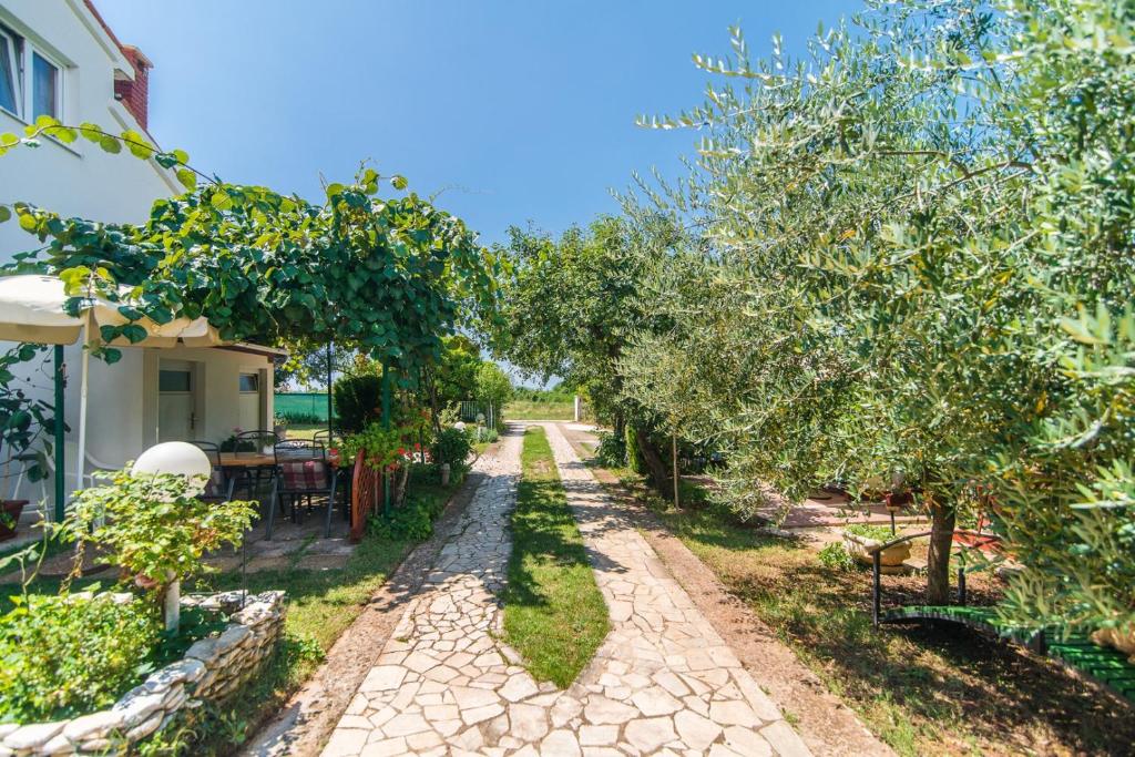 Ogród w obiekcie Apartment Teri