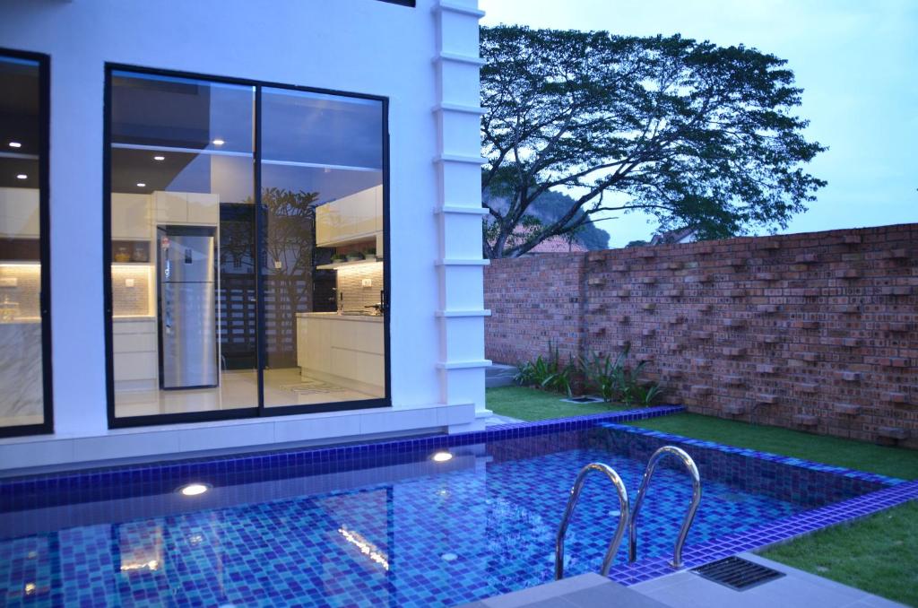 Atlantis Pool Villa Tambun Ipoh Malaysia Booking Com