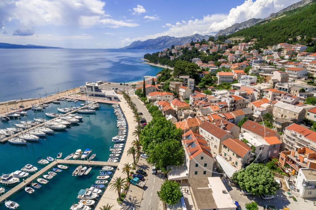 Booking.com: Hotel Croatia , Baška Voda, Hrvatska - 186 Recenzije gostiju .  Rezervirajte svoj smještaj već sada!