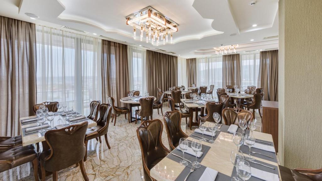 Restaurace v ubytování Lisi Hills Hotel
