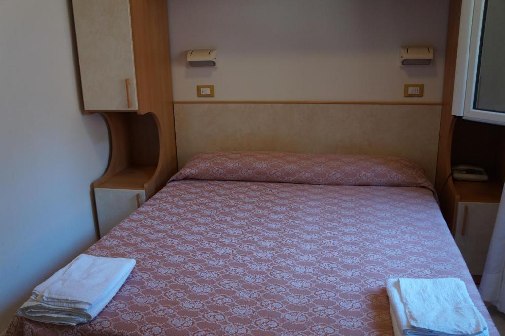Hotel Calipso - Double Room With Private External Bathroom