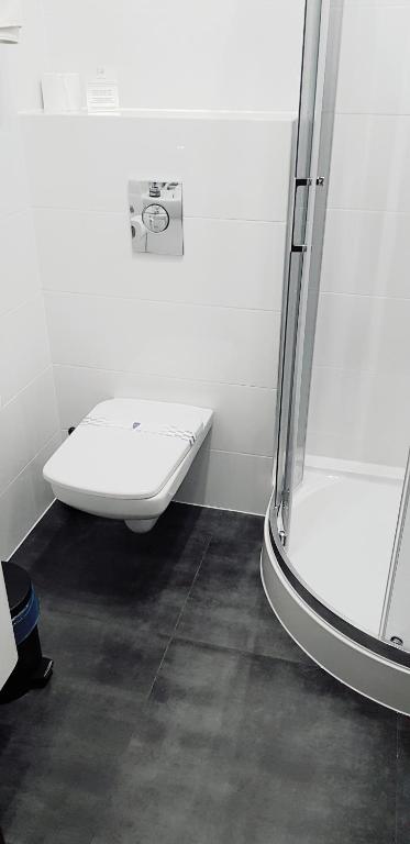 Koupelna v ubytování Hotel i Restauracja Pod Skałą Jasło