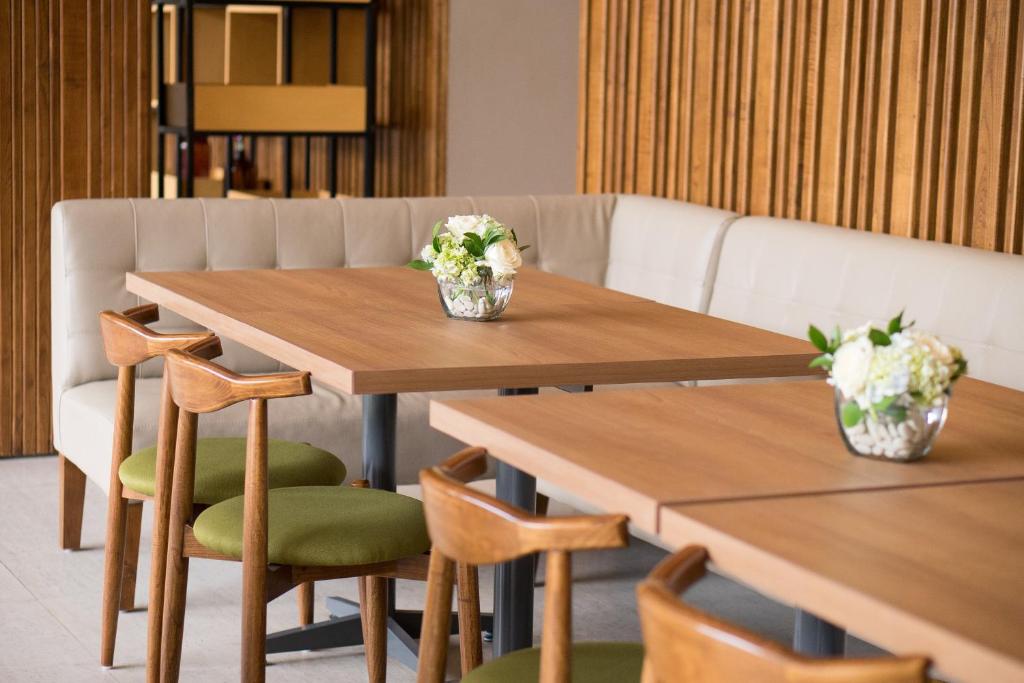 Posezení v ubytování Allstay Hotel Semarang Simpang Lima