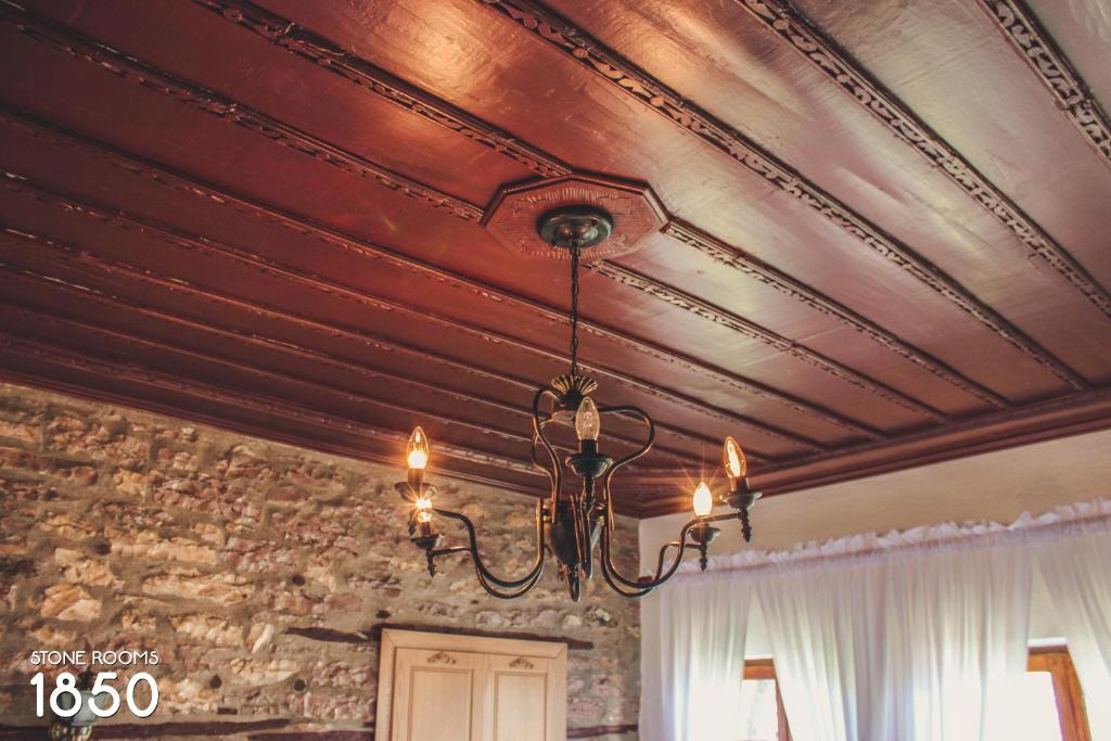 Fotografie z fotogalerie ubytování Stone rooms 1850 v destinaci Gjirokastër