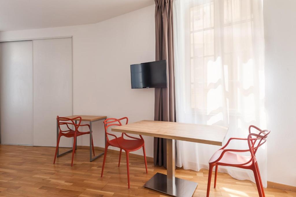 Residhotel Vieux Port - Resim 40