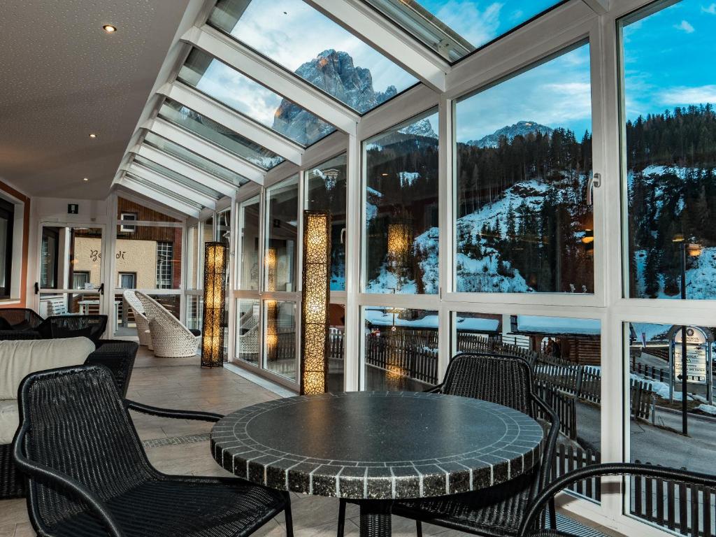 Fotografie z fotogalerie ubytování Hotel Cristallo v destinaci Santa Cristina in Val Gardena