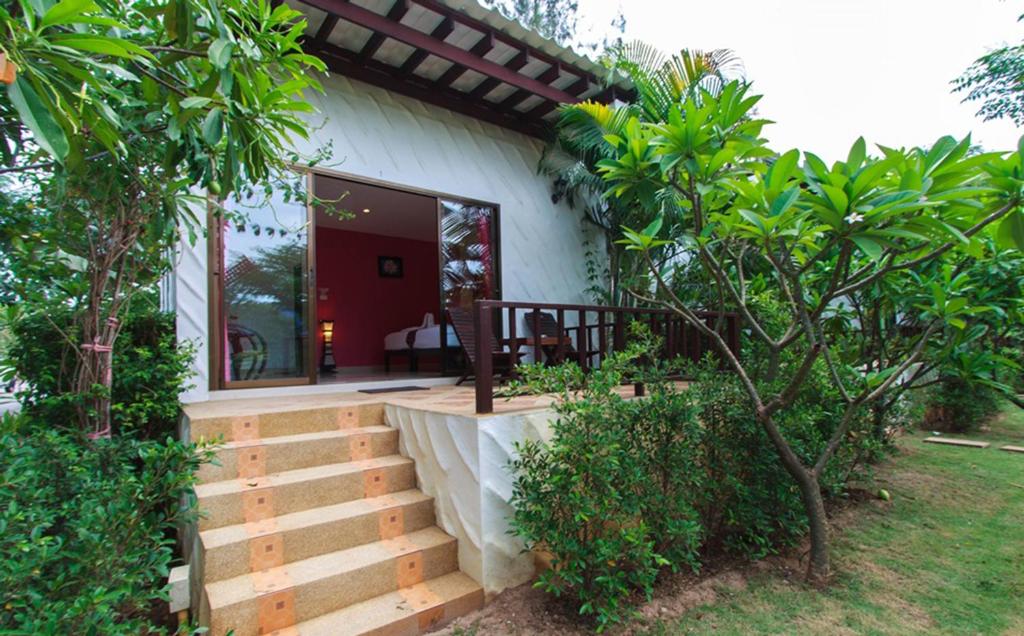 Zahrada ubytování Pranburi Cabana Resort