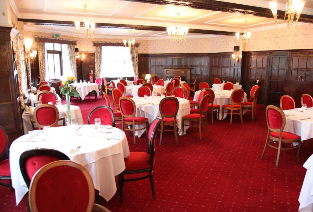 Restaurace v ubytování Petwood Hotel