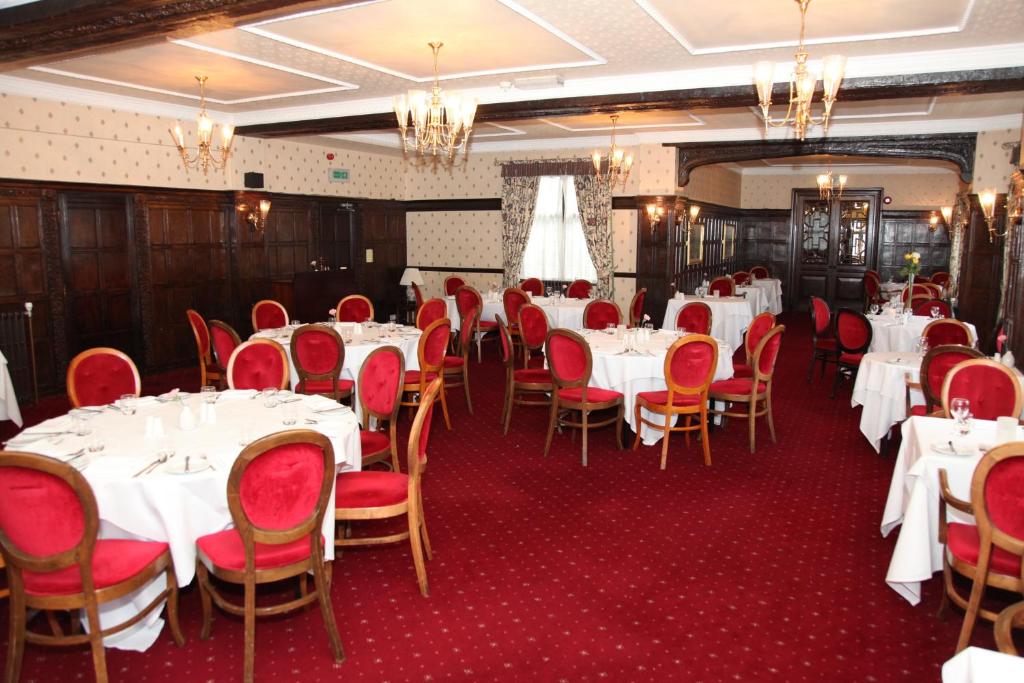 Restaurace v ubytování Petwood Hotel
