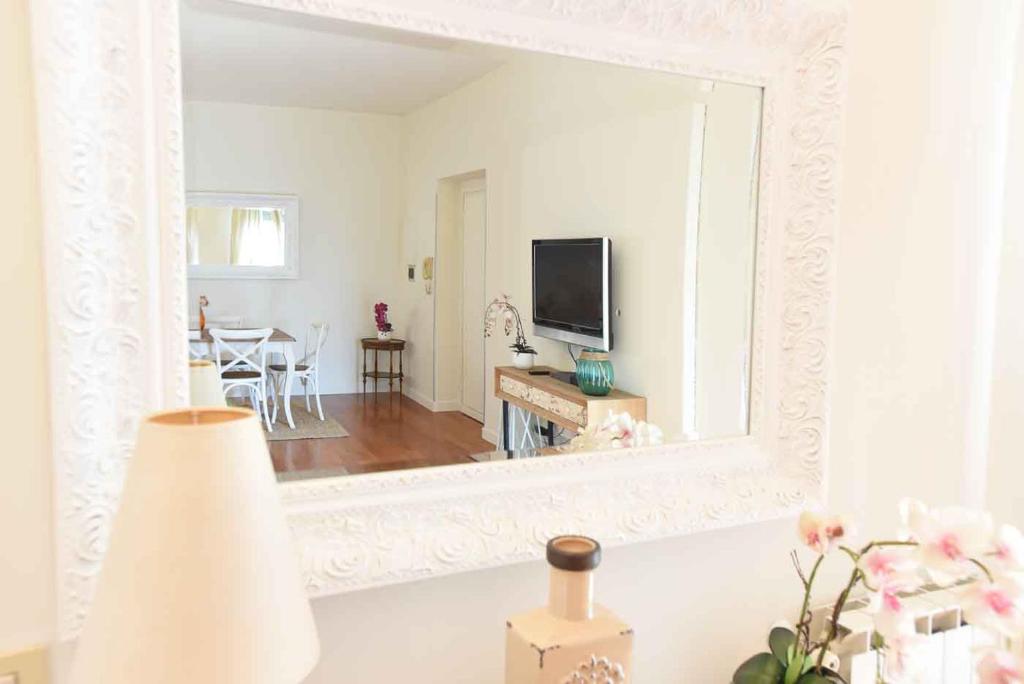 Telewizja i/lub zestaw kina domowego w obiekcie Romantic Flat near Metro Flaminio