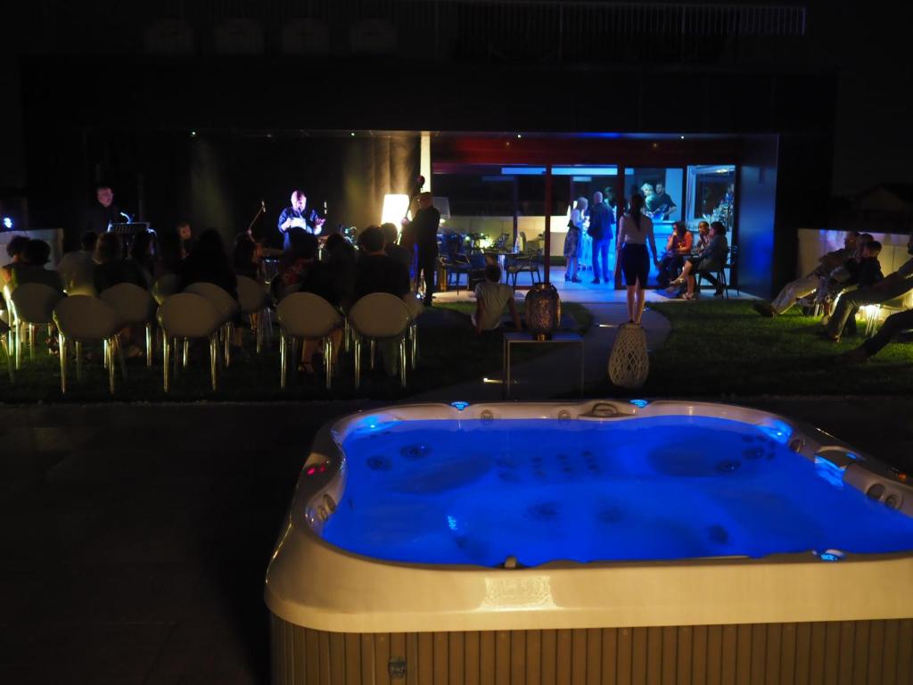 Bazén v ubytování Corte Ongaro Hotel nebo v jeho okolí