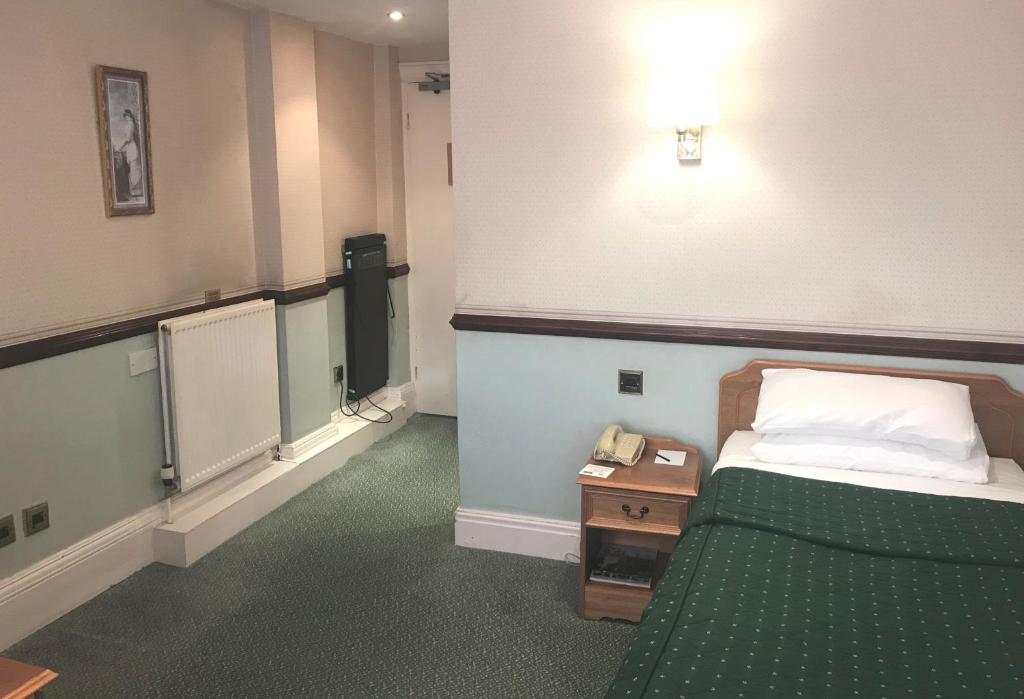 Cairn Hotel - Classic Single Room