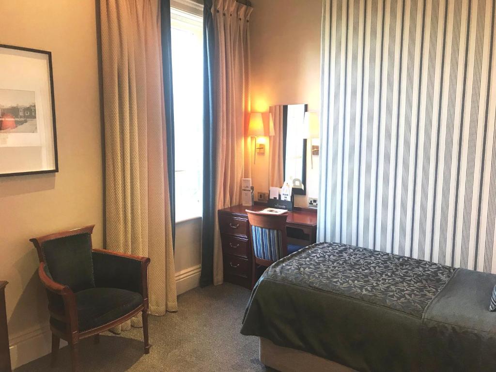 Cairn Hotel - 