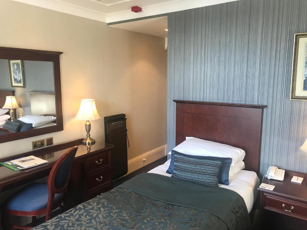Cairn Hotel - Superior Twin Room