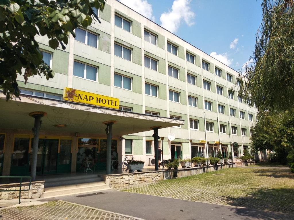 Budova, v ktorej sa hotel nachádza