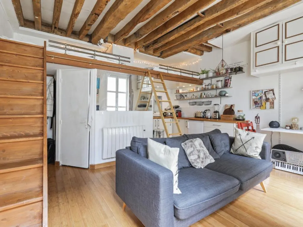 Welkeys - Vinaigriers Apartment, Paris, Franţa