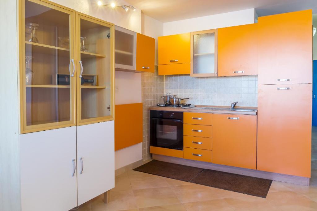 A kitchen or kitchenette at Nero D'Avola Morgante