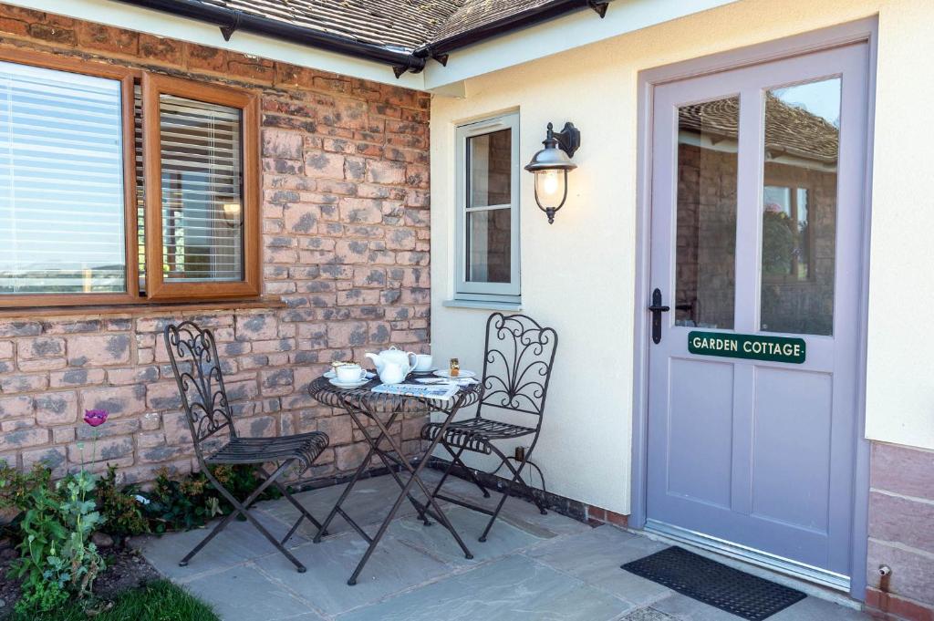 The Dinney B&B - Two-Bedroom Suite