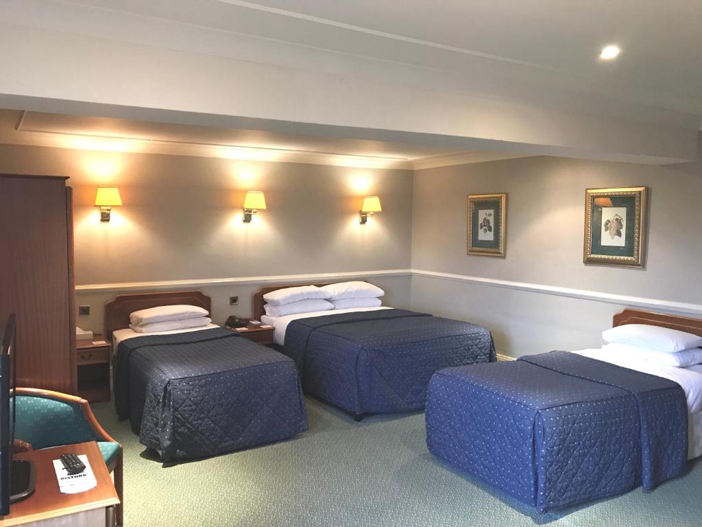 Cairn Hotel - 