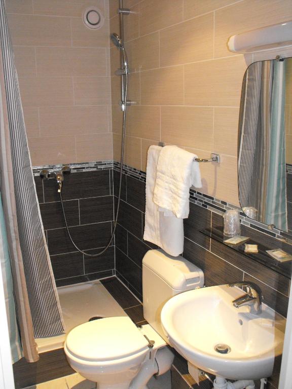 Hôtel De La Perdrix Rouge - Resim 42