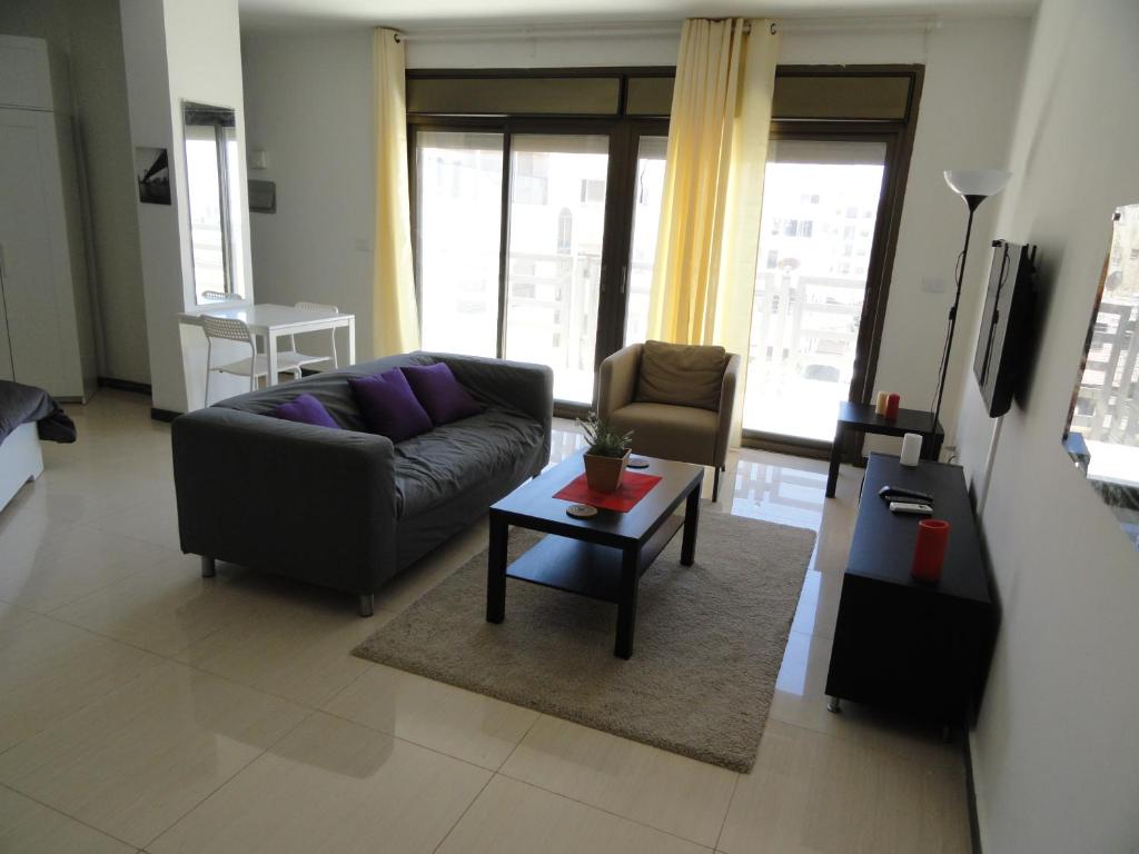 Diyarkom Apartment - Apartment With Terrace