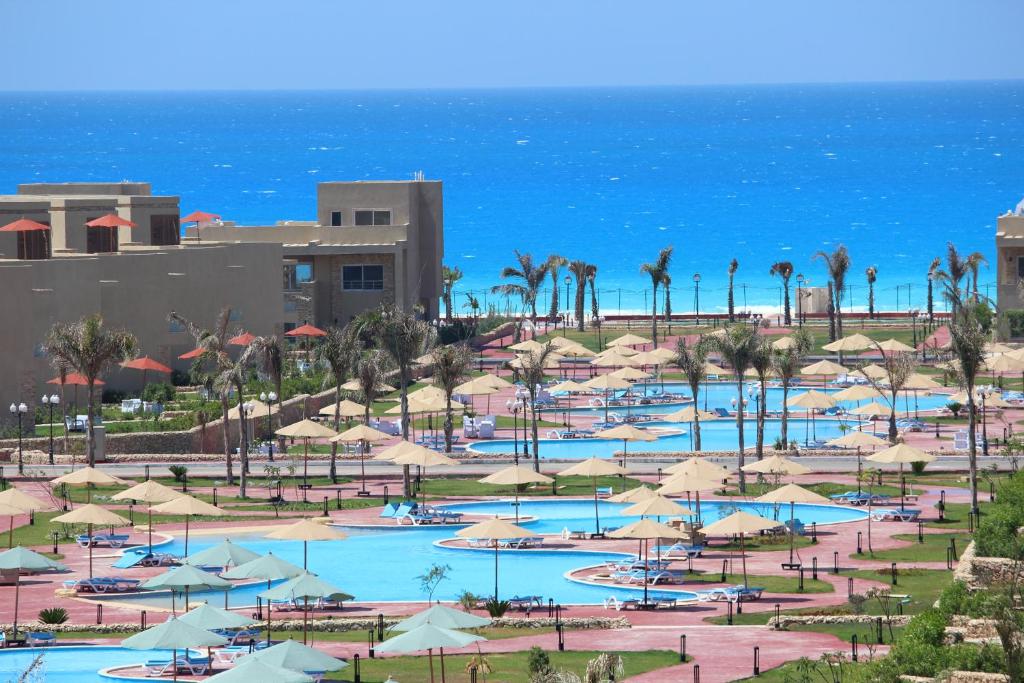 Bazén v ubytování Tolip North Coast Hotel nebo v jeho okolí