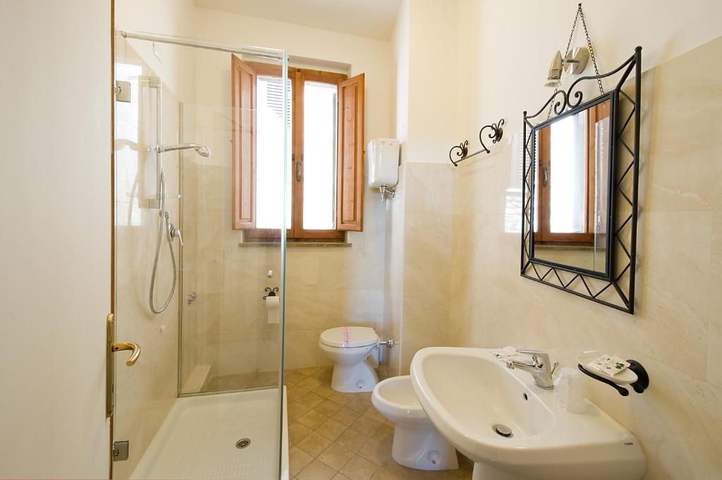 Koupelna v ubytování Hotel Properzio