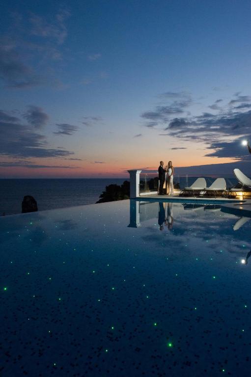 Bazén v ubytování Irida Boutique Hotel nebo v jeho okolí