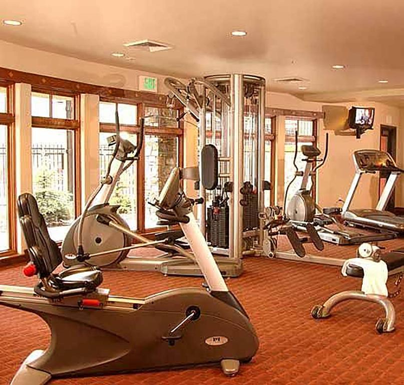 Fitness centrum a/nebo fitness zařízení v ubytování Raintree's The Miners Club Park City