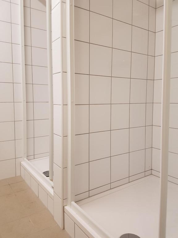 Koupelna v ubytování Chatky Skalní mlýn Adršpach