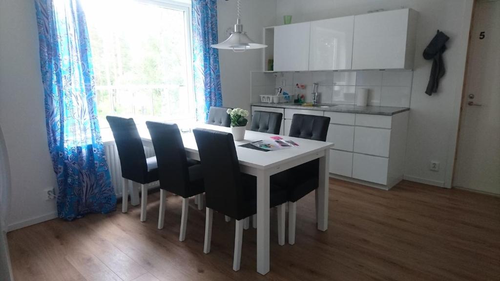 Kuchyň nebo kuchyňský kout v ubytování Nytorpsgården